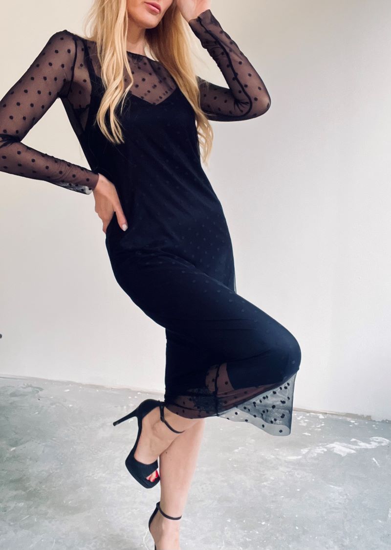 MELNA TILLA KLEITA