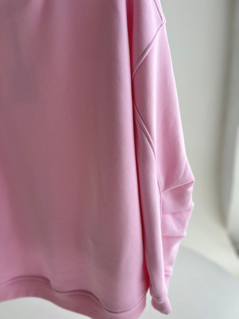 KOKVILNAS DŽEMPERIS MAIGUMS SARKANĀ UN ROZĀ TONĪ