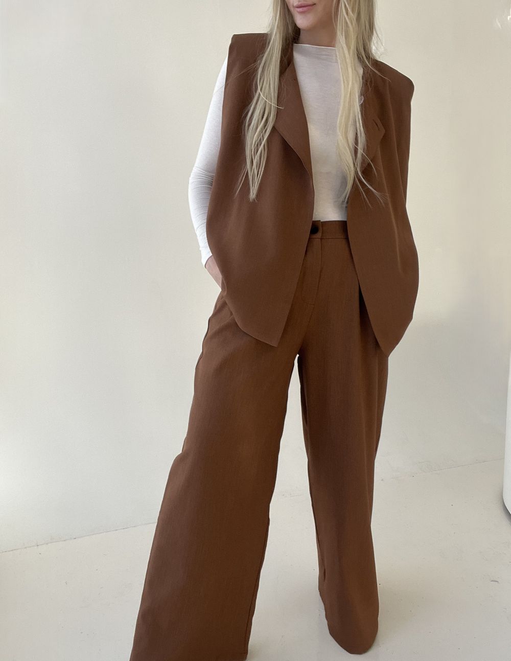 KOSTĪMS - VESTE + BIKSES + JOSTA