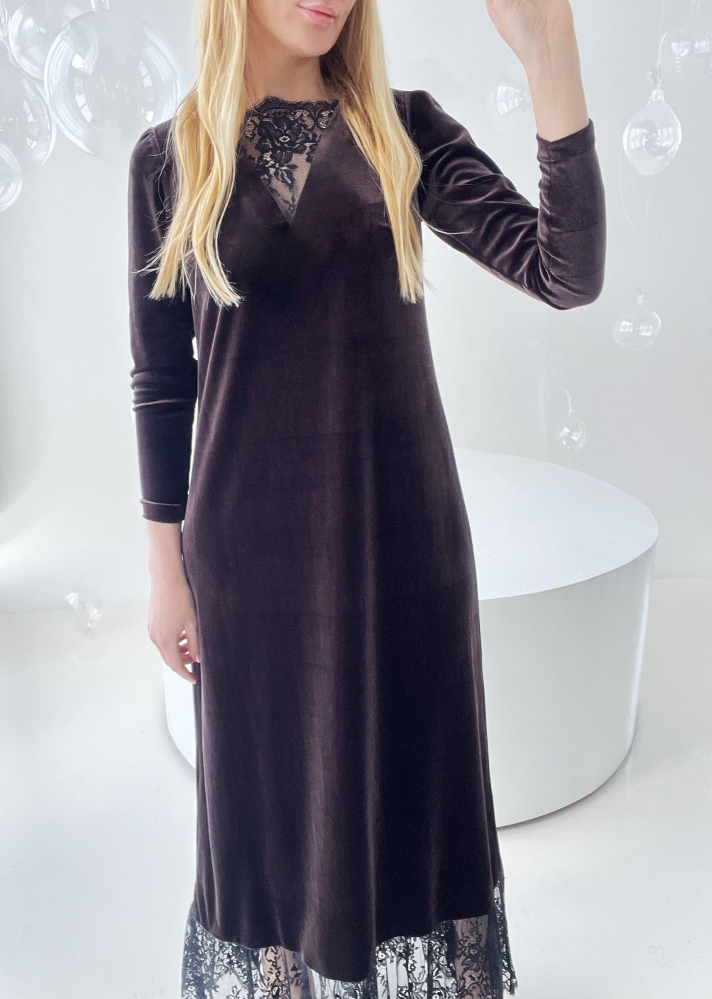 SAMTA KLEITA BRŪNA / MELNA / TUMŠI ZILA