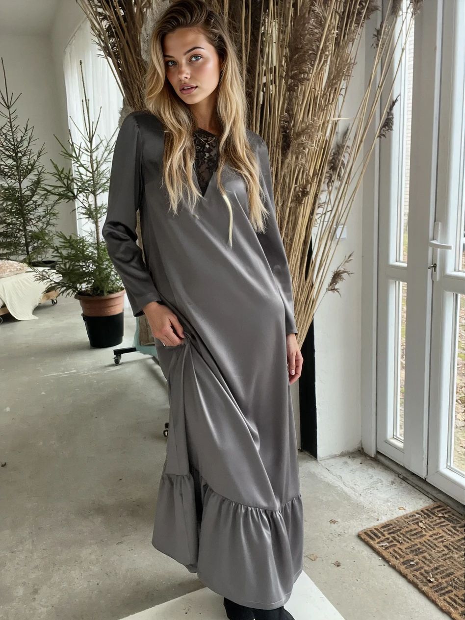 PELĒKA SATĪNA KLEITA AR VOLĀNU