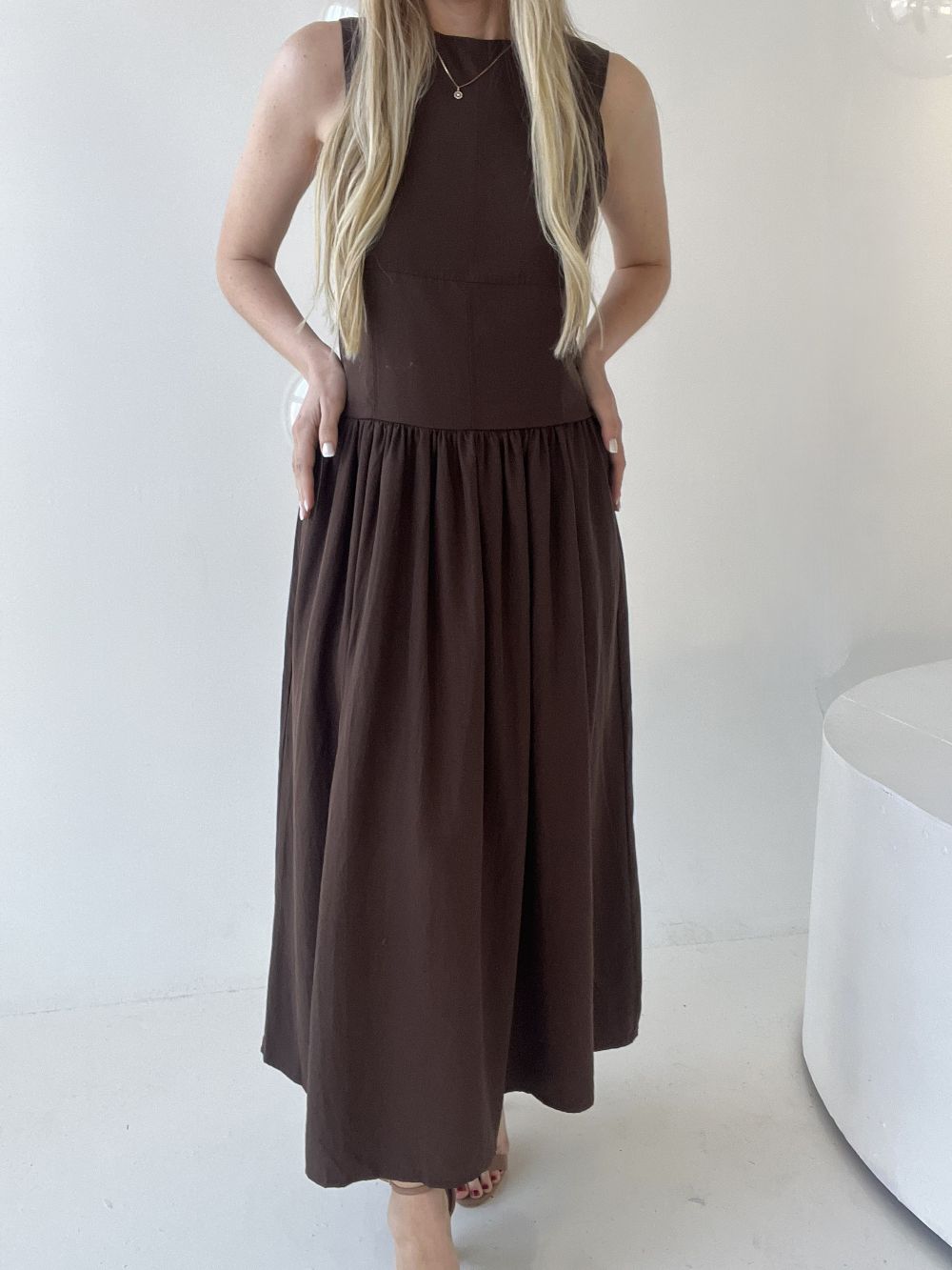 BRŪNA , BĒŠA KLEITA