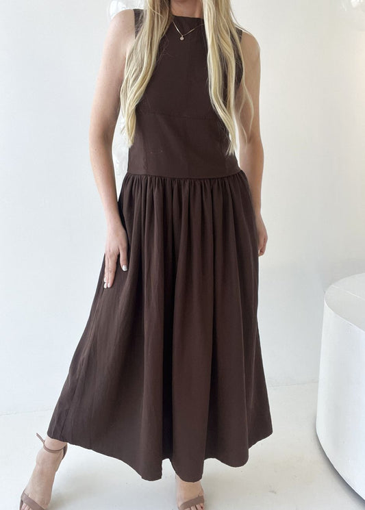 BRŪNA , BĒŠA KLEITA