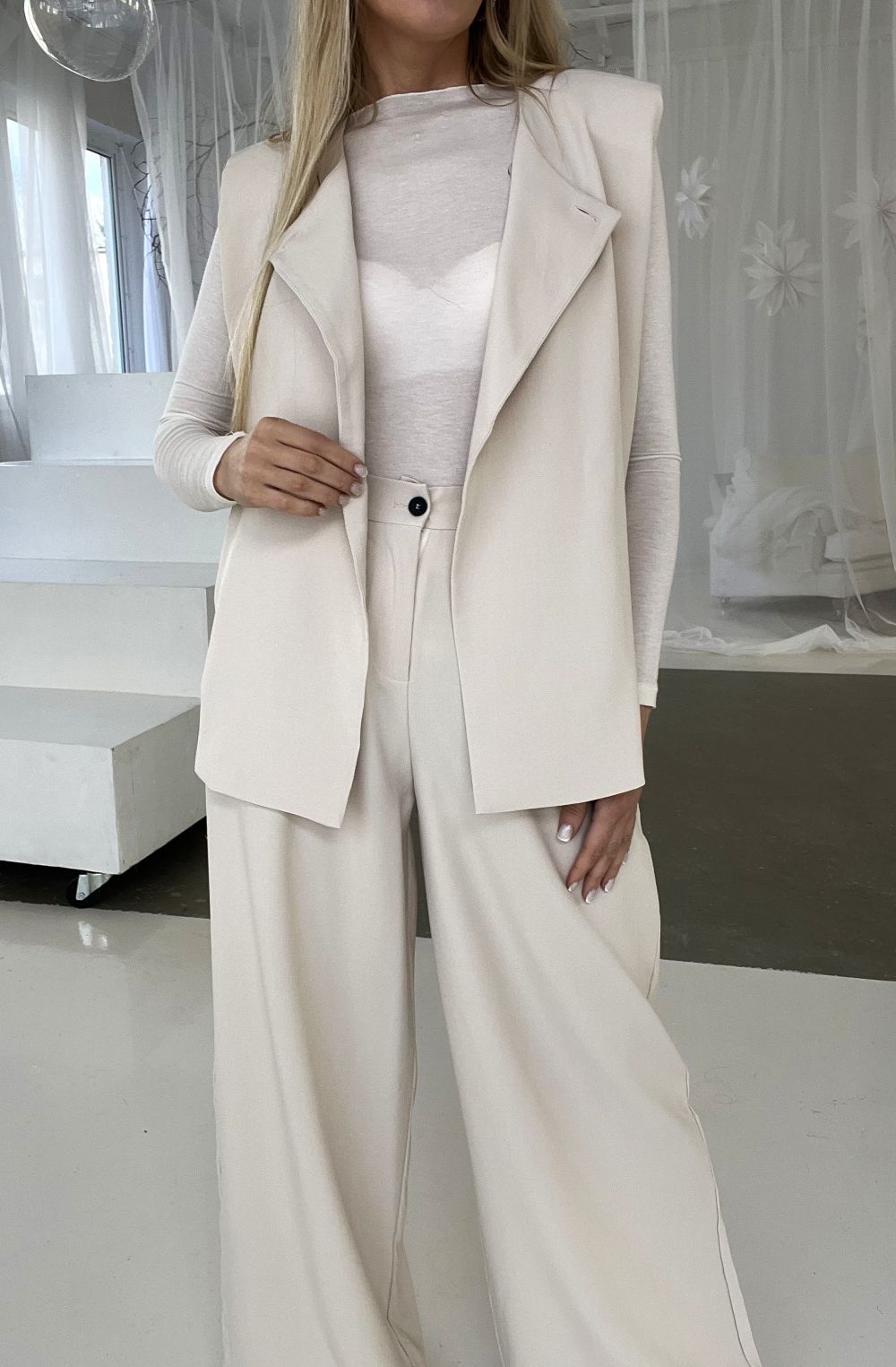 BIKSES PIENBALTĀ UN BRŪNĀ TONĪ