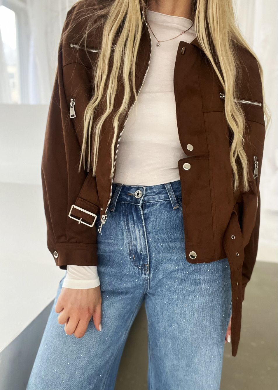 ZAMŠA JAKA TUMŠI BRŪNA