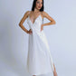 Valge satiinkleit rihmadega, V-kujuline rinnaosa, Valge lõhikuga kleit Valmistatud Lätis.