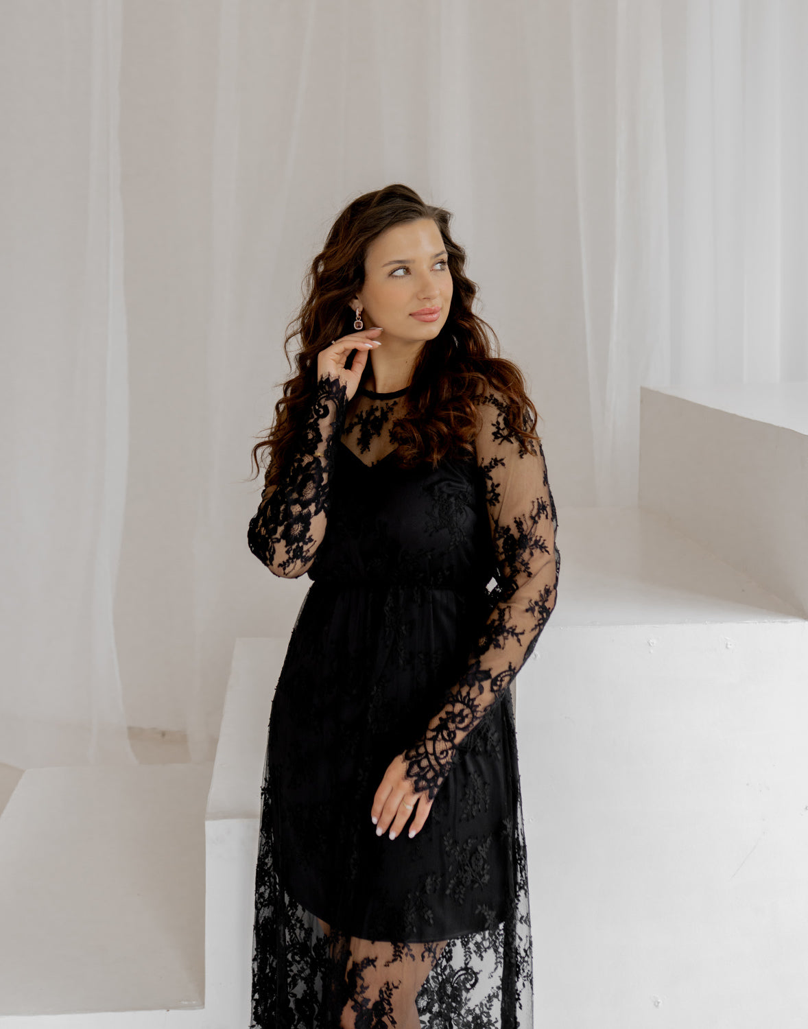 MELNA KLEITA-ROMANTIKA